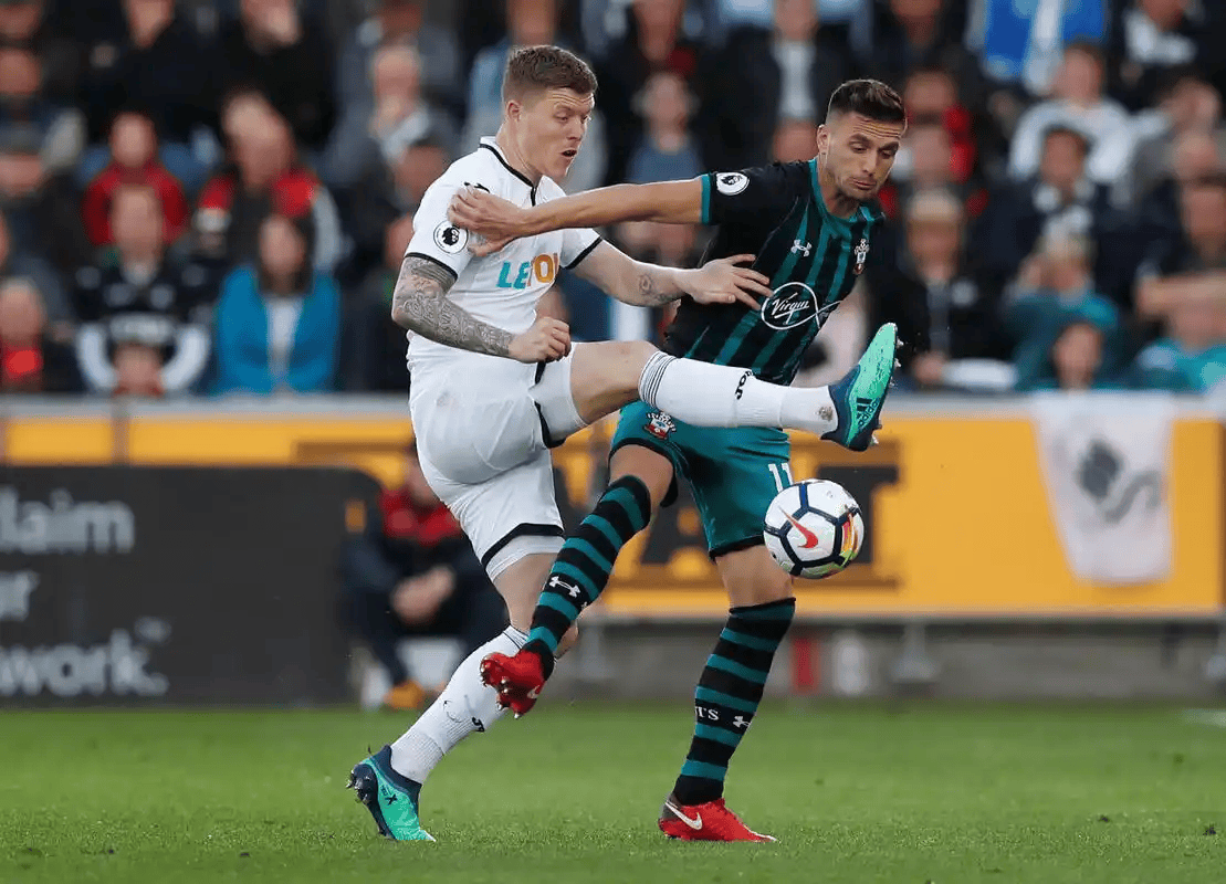 关于刚刚！败北引发热议比利亚雷亚尔再遭质疑备战法甲，赛前意大利杯传出新动向的信息